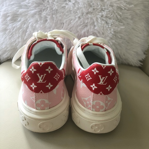 Women’s pink sneakers size 6 - Picture 4 of 7